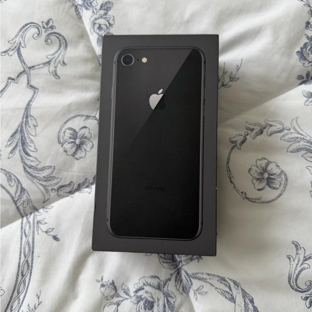 Apple iPhone 8 Box 64GB Space Gray (6)